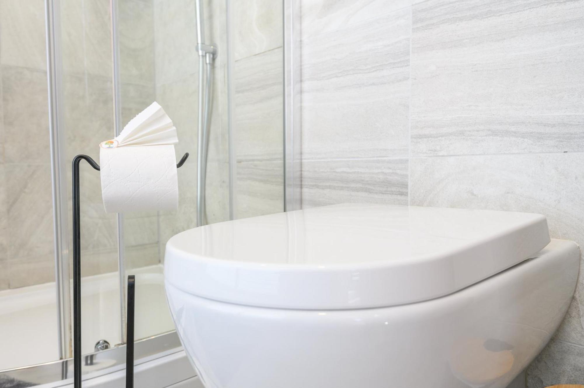 Luxury Penthouse With Private Hot Tub Overlooking Centre Leeds (West Yorkshire)