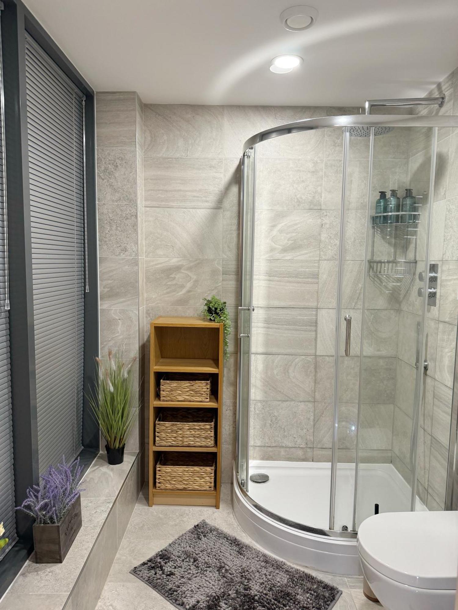 Luxury Penthouse With Private Hot Tub Overlooking Centre