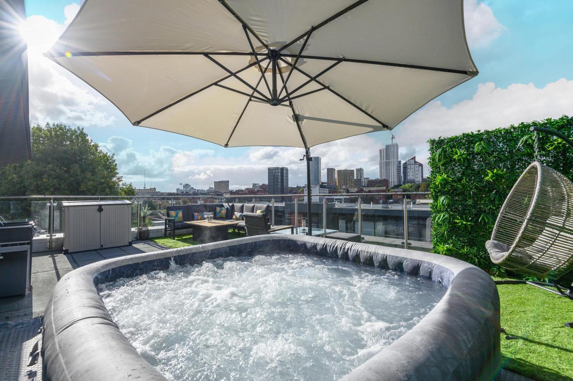 Luxury Penthouse With Private Hot Tub Overlooking Centre Appartement Leeds (West Yorkshire)