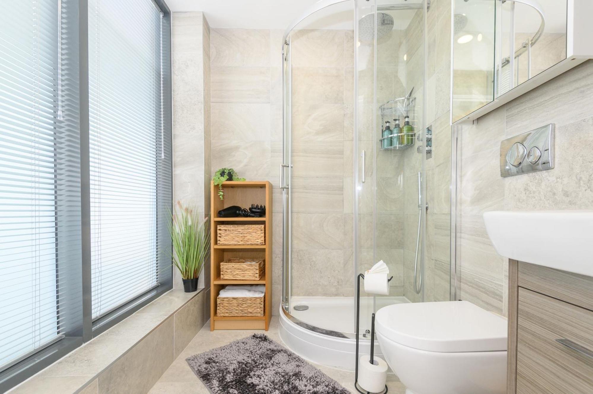 Luxury Penthouse With Private Hot Tub Overlooking Centre Leeds (West Yorkshire)